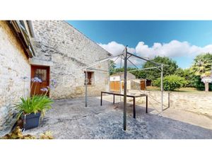 Vente maison 7 pièces 142 m² à Saint-Savinien (17350)  154 500 €