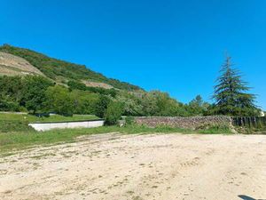 Terrain constructible viabilisé à vendre