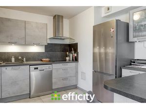 Vente appartement 4 pièces 100.8 m² à Villars-les-Dombes (01330)  275 000 €