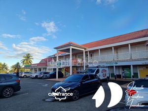 Local professionnel à vendre SAINTE ROSE 1 pièce(s) 50m2 182 500€