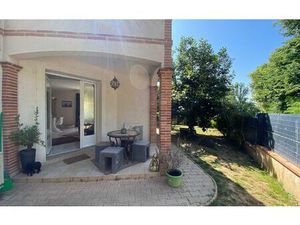 Location maison  m² T-4 à Villemade  1 210 €