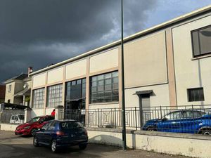 Local d'activités à louer