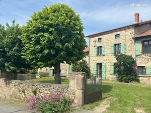 Location Maison 3 chambres idéale animaux. Ferme en pierres pour chien  chèvres  potager  