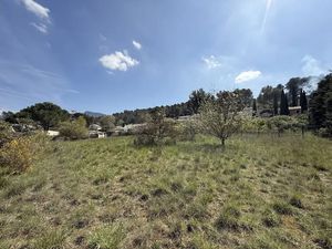 Vente terrain 600 m² à Gardanne (13120)  260 000 €