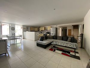 Maison de campagne (16310 ) entièrement rénovée