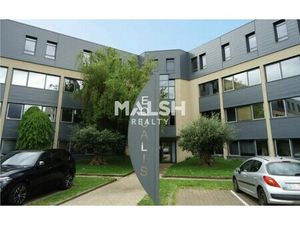 Location Local Professionnel 961m²