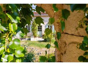 Vente maison 9 pièces 238 m² Bonnes (16390)