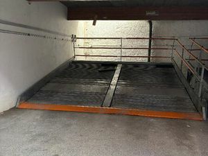 Garage couvert au rez de chaussée