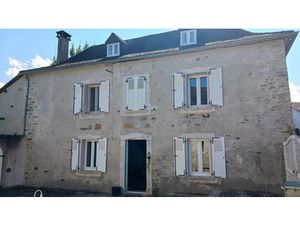 Vente maison 5 pièces 150 m² à Oloron-Sainte-Marie (64400)  288 500 €