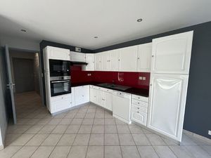 Location appartement 3 pièces 60 m² à Luc-la-Primaube (12450)