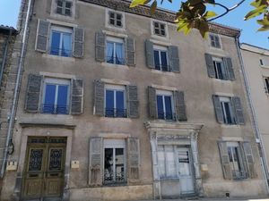 Vente immeuble 16 pièces 400 m² à Ardes (63420)  99 000 €