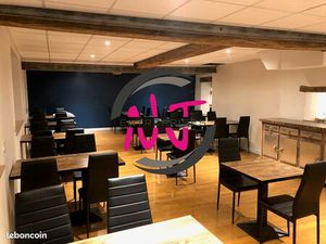Fonds de commerce  gîte  murs commerciaux  restaurant 450 m² SOULAIRE ET BOURG