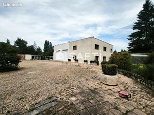 Local commercial 380 m² VERNEUIL-EN-HALATTE