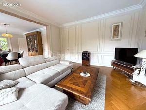 Maison 10 pièces 303 m²