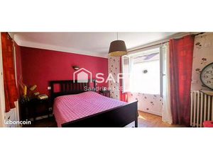 Immeuble 182 m² FERRIERES-EN-GATINAIS