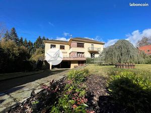 Maison 8 pièces 253 m²