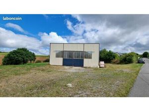 Local industriel Uzein