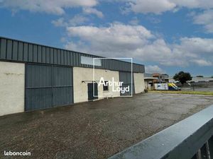 Local d'activité 1 200 m²