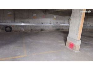 Place de Parking Sécurisée