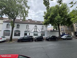 Local industriel 1 217 m²