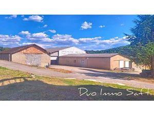 2 200m² d'entrepôts fermés sur terrain agricole - proche l'autoroute