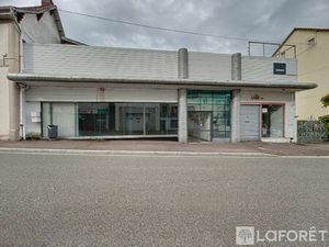 Local commercial T8 Beaucourt à vendre