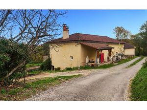 Location maison  m² T-3 à Mensignac  680 €