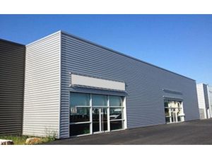 Local professionnel à louer VILLEFRANCHE SUR SAONE 3 pièce(s) 550m2 5 270€/mois HT/HC