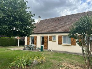 Pavillon familiale de plain pied  3 chambres située à Louplande !