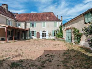Savignac les Eglises - Gite de 8 chambres et sa grange sur 2100m² de terrain