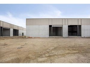 Unité PME récemment construite d'environ 221 m² à vendre à T
