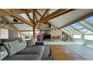 Gros Coup de Coeur pour cet appartement T4 de 166 m2 (au sol) avec Jardin privatif