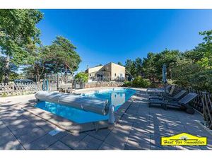 Propriété avec 3 appartements