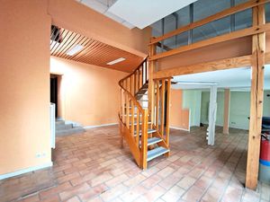 Location Local Professionnel 156m²