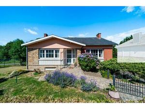 VENDU Charmant bungalow 3 chambres avec garage et jardin.