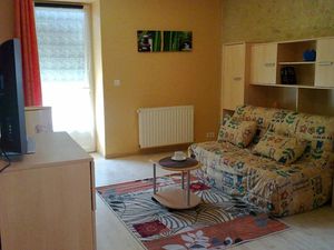 Location meublée appartement 1 pièce 27 m² à Saint-Pierre-le-Vieux (85420)  420 €