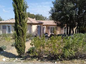 Location meublée maison 6 pièces 110 m² à Collias (30210)  1 525 €