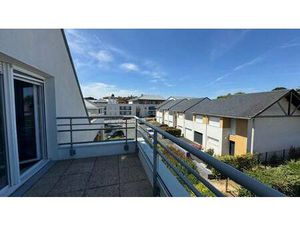 Mme. Amandine Girault