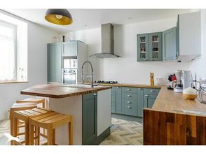 Vente maison 8 pièces 209 m² Neuvy-Saint-Sépulchre (36230)