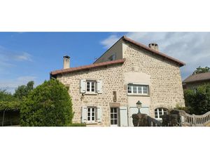 Vente maison 6 pièces 150 m² à Saint-Maurice-en-Gourgois (42240)  449 000 €