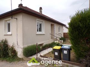 Vente maison 3 pièces 85 m² à La Guerche-sur-l'Aubois (18150)  99 900 €