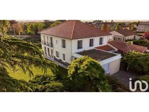Maison contemporaine avec jardin et terrasse Ennezat (63)