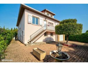 Maison 7 pièces 217 m²