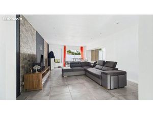 Maison 7 pièces 210 m²