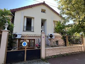 À VENDRE – Maison lumineuse avec terrasse  98 m² habitables – 300 000