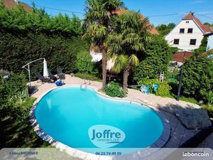 Maison 8 pièces 208 m²