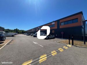 Local d'activité 420 m²