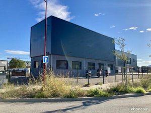 Local industriel 100 m²