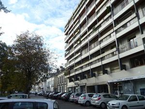 Location appartement 4 pièces 99 m² à Tarbes (65000)  950 €