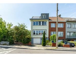 Maison à 3 façades de 4 chambres  2 SDB à vendre à Haren